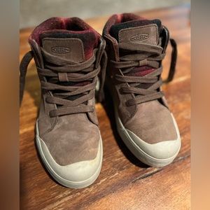 KEEN Elena Boots Mid Top Tan Leather Red Plaid Flannel Warm Winter Womens size 8